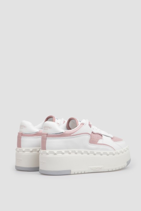 Товар белого цвета с внутренней стороны