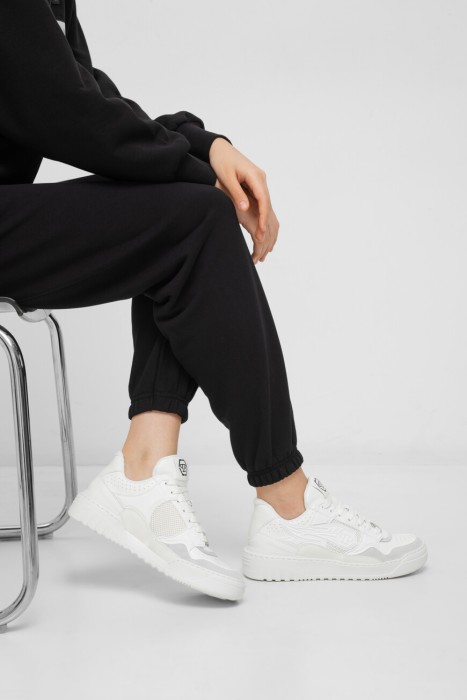 сникеры  модель lo-top strass по цене 46000 руб вид справа