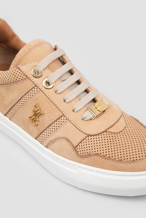 Товар коричневого цвета с внутренней стороны