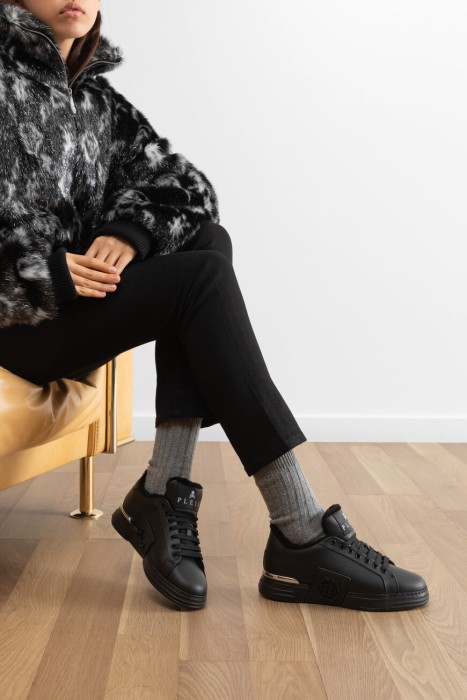 сникеры  модель lo-top от бренда philipp plein вид слева