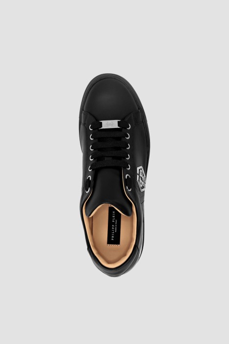 Товар черного цвета с внутренней стороны