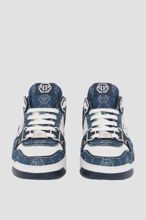 Товар синего цвета с внутренней стороны