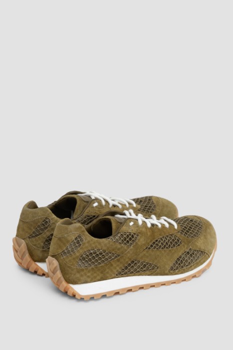 Товар зеленого цвета с внутренней стороны