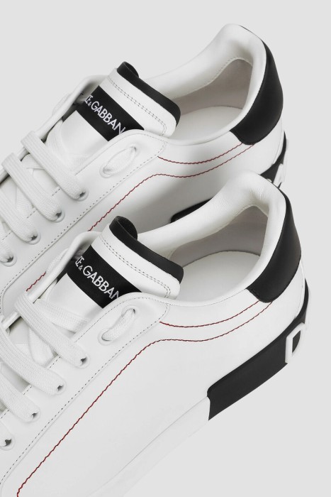 Товар белого цвета с внутренней стороны