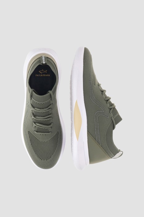 Товар зеленого цвета с внутренней стороны