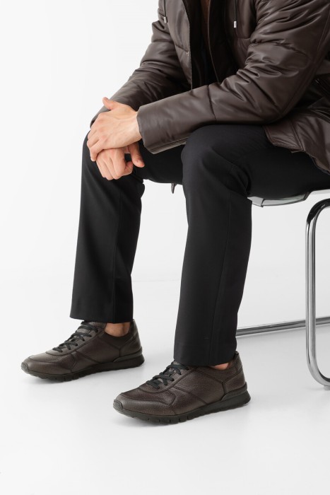 сникеры  по цене 91250 руб вид справа