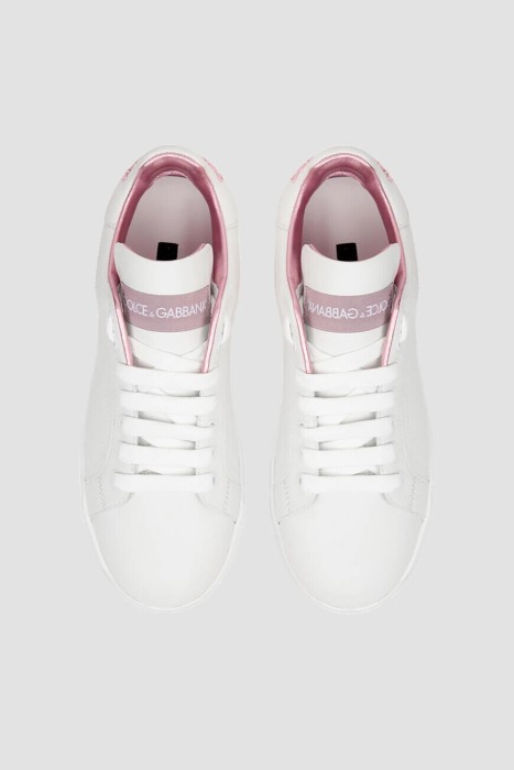 Товар белого цвета с внутренней стороны