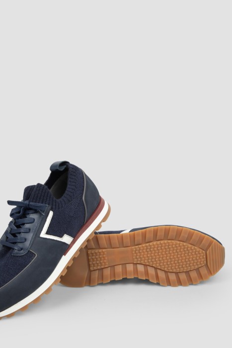 сникеры  универсального стиля с лицевой стороны