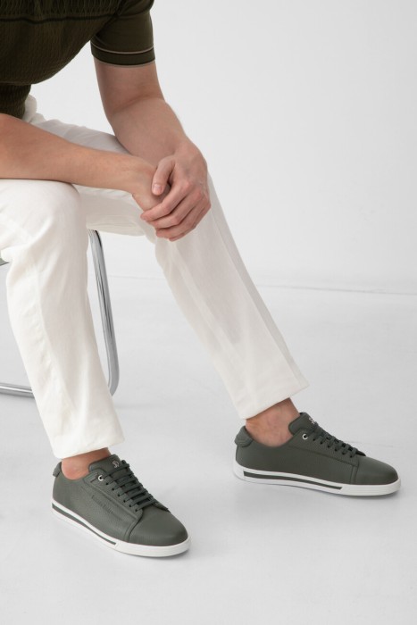 сникеры  от бренда stefano ricci вид слева