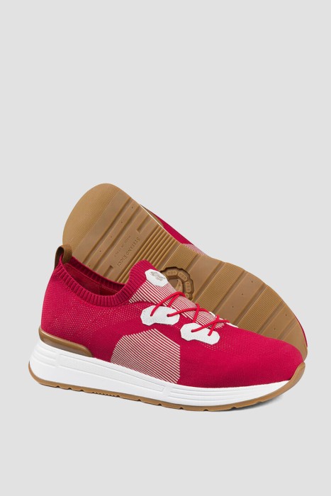 Товар красного цвета с внутренней стороны