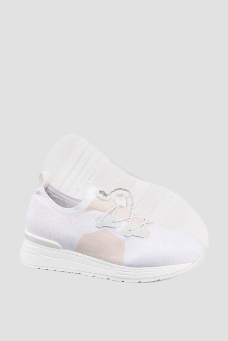 Товар белого цвета с внутренней стороны