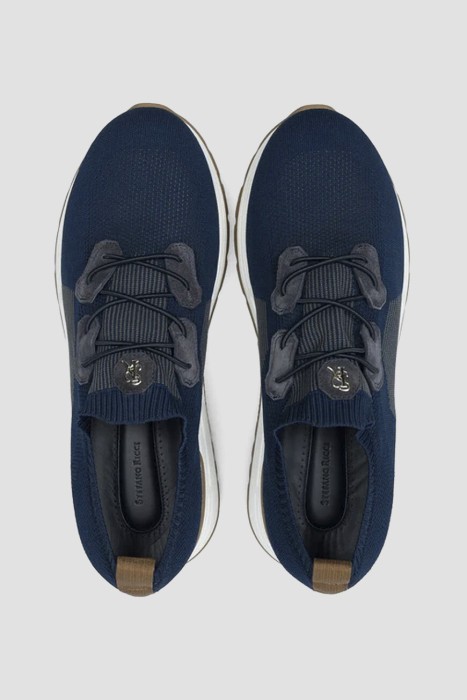 Товар синего цвета с внутренней стороны