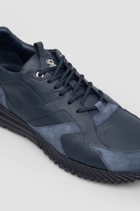 Товар синего цвета с внутренней стороны