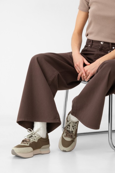 сникеры  от бренда max mara вид слева