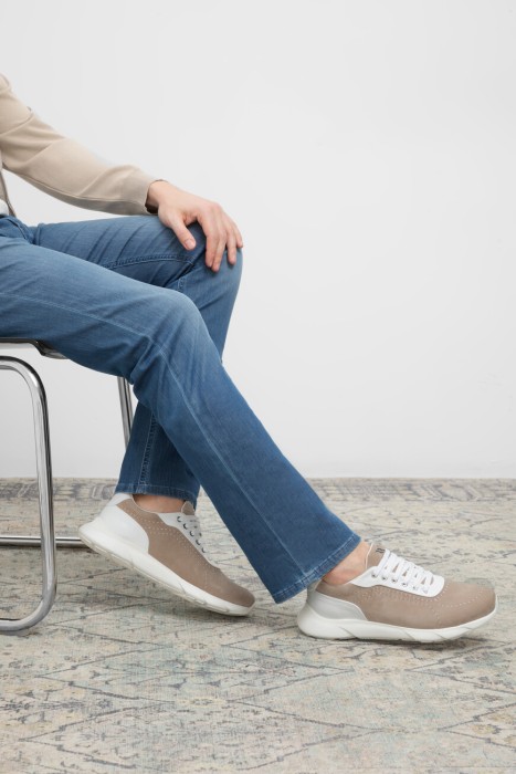 сникеры  от бренда artioli вид слева