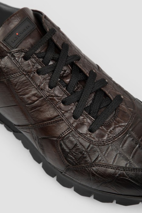 сникеры  из кожи спереди