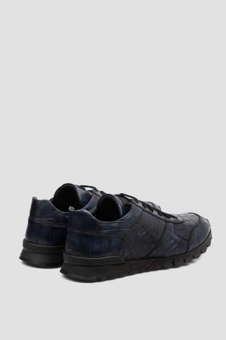 Товар синего цвета с внутренней стороны