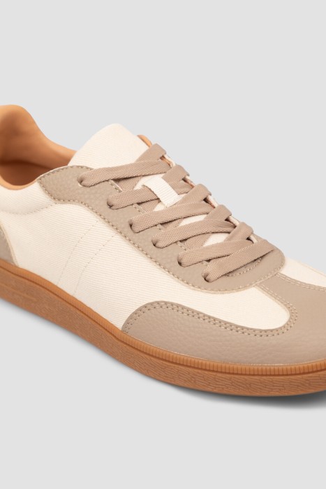 сникеры  из полиэстера спереди