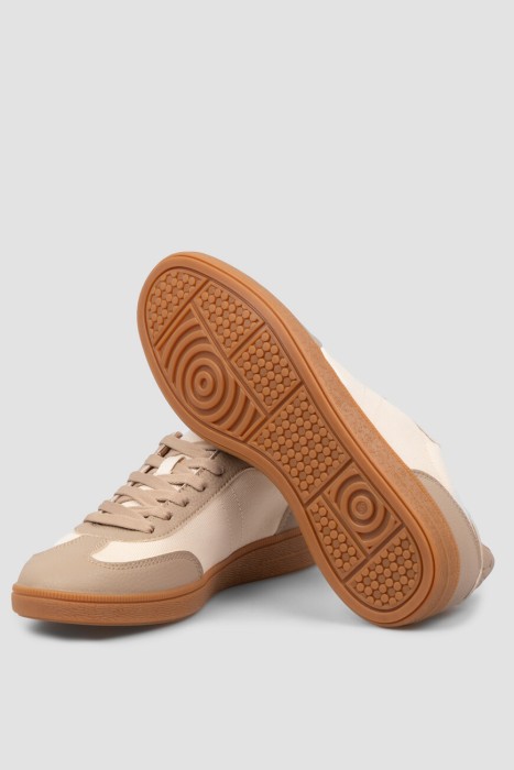 сникеры  повседневного стиля с лицевой стороны