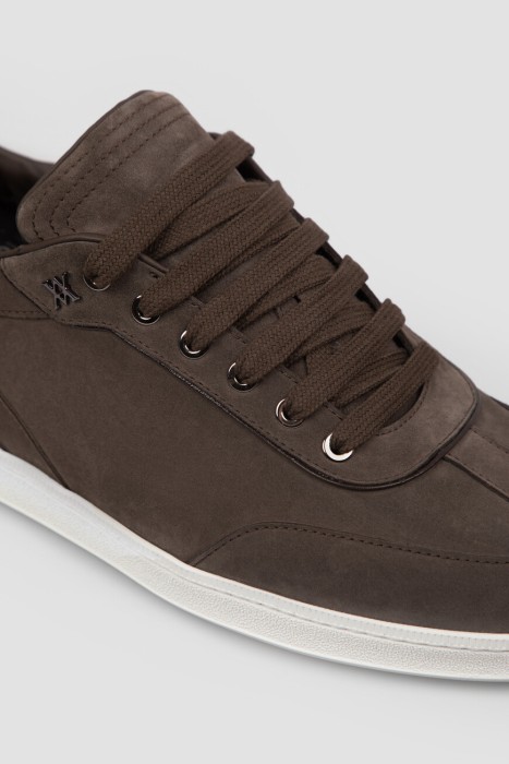 сникеры  из кожи спереди