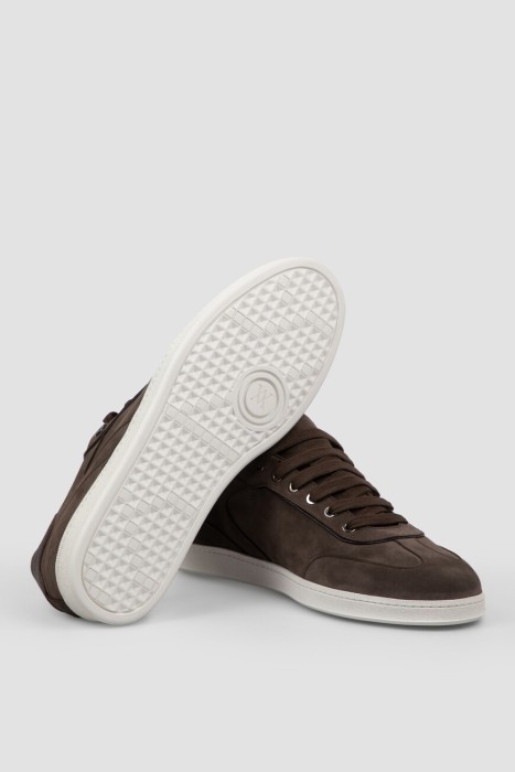 сникеры  универсального стиля с лицевой стороны