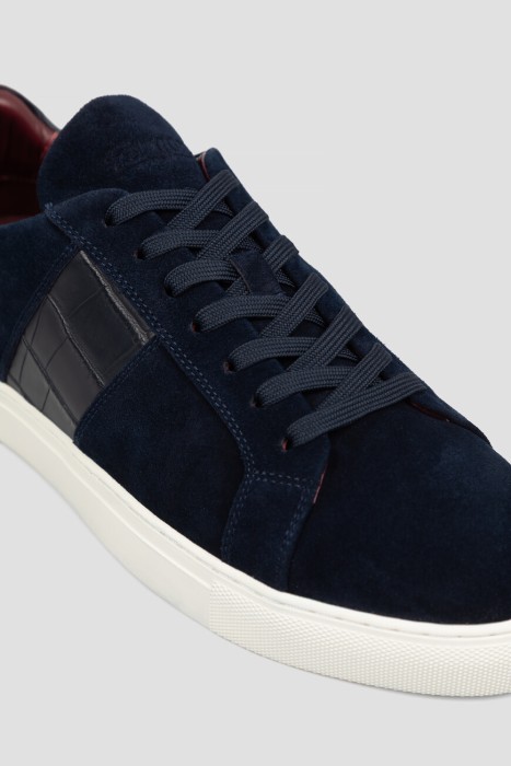 Товар синего цвета с внутренней стороны