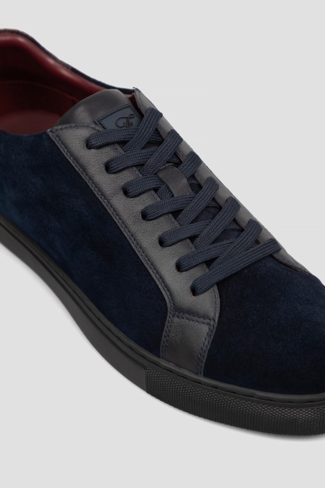 Товар синего цвета с внутренней стороны