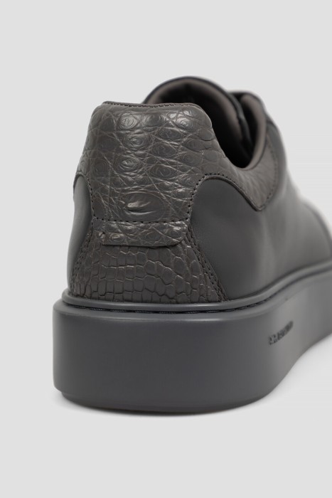 сникеры  из кожи спереди