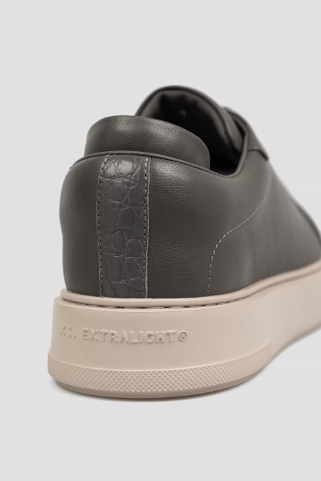 сникеры  из кожи спереди