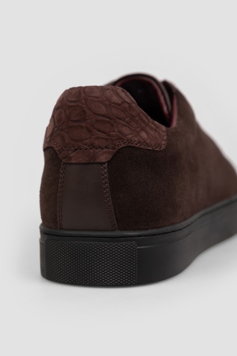 сникеры  из кожи спереди