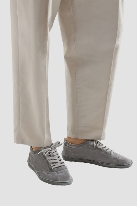 сникеры  от бренда brunello cucinelli вид слева