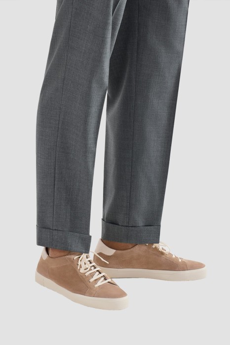 сникеры  по цене 174500 руб вид справа