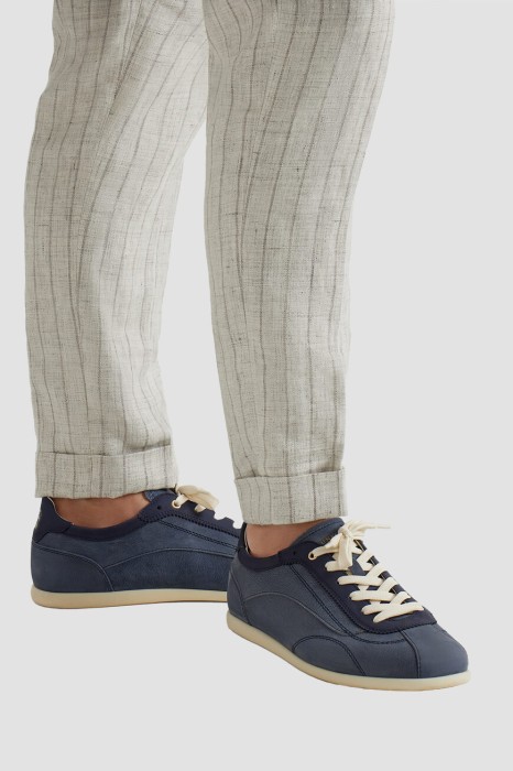 сникеры  по цене 186500 руб вид справа