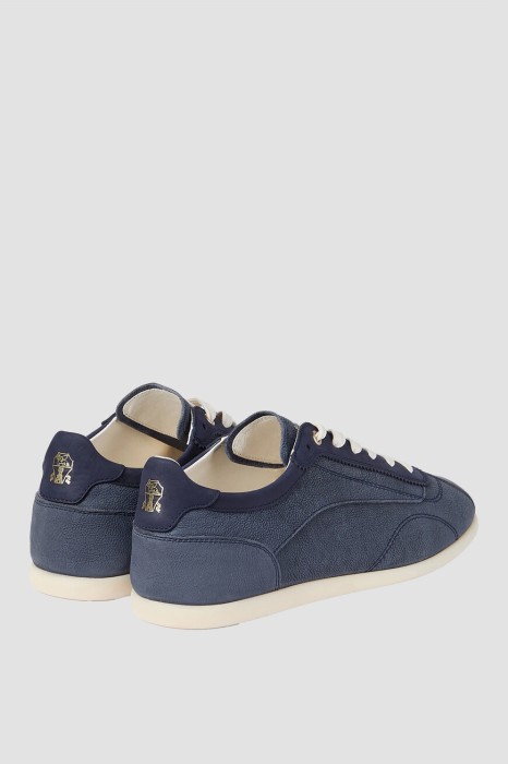 Товар синего цвета с внутренней стороны