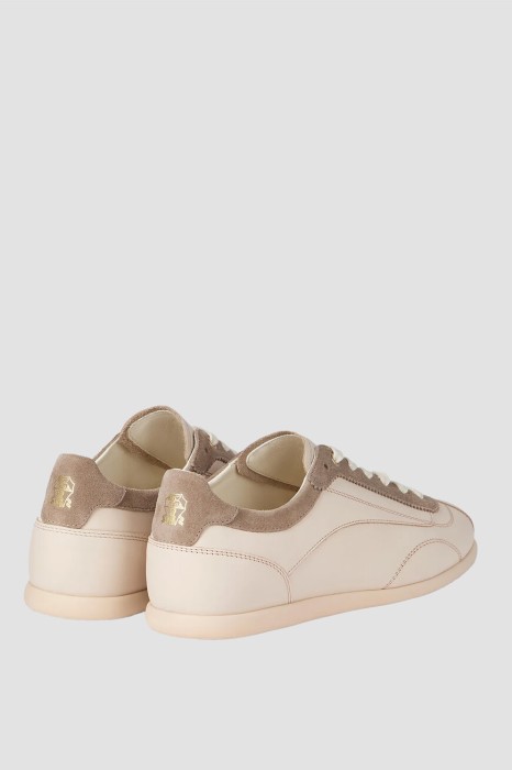 Товар бежевого цвета с внутренней стороны