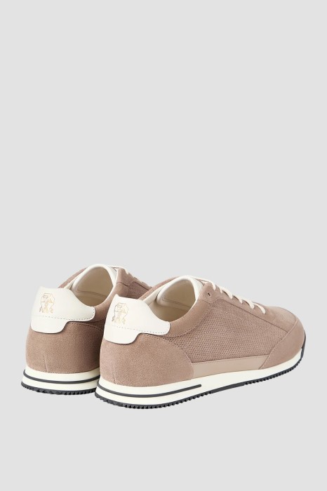 Товар бежевого цвета с внутренней стороны