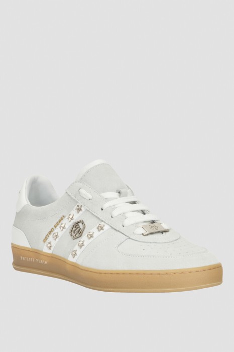 сникеры  по цене 89000 руб вид справа