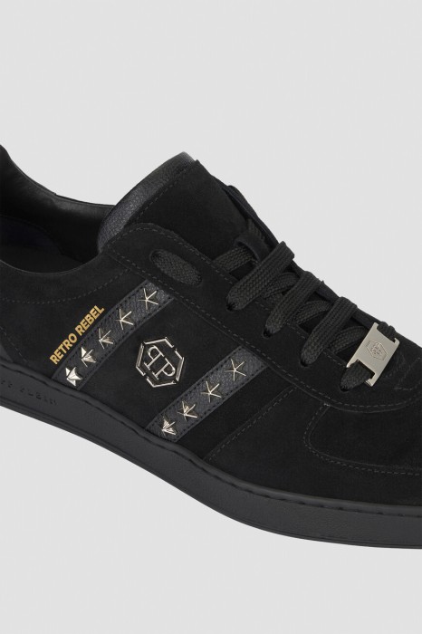 Товар черного цвета с внутренней стороны