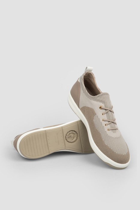 сникеры  спортивного стиля с лицевой стороны