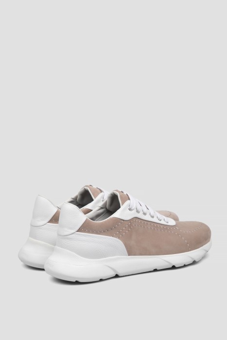 Товар бежевого цвета с внутренней стороны