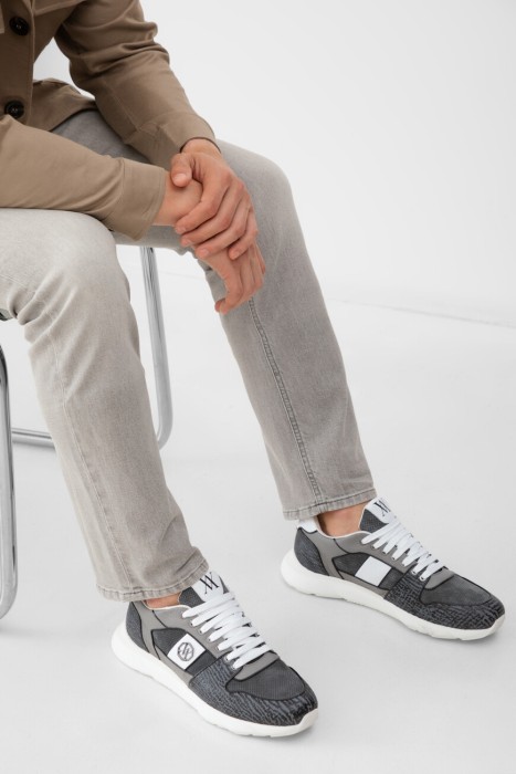 сникеры  от бренда artioli вид слева