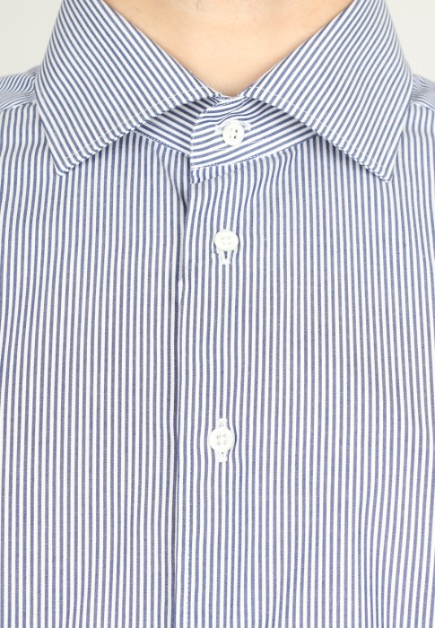 Товар синего цвета с внутренней стороны