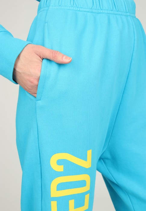 Товар голубого цвета с внутренней стороны