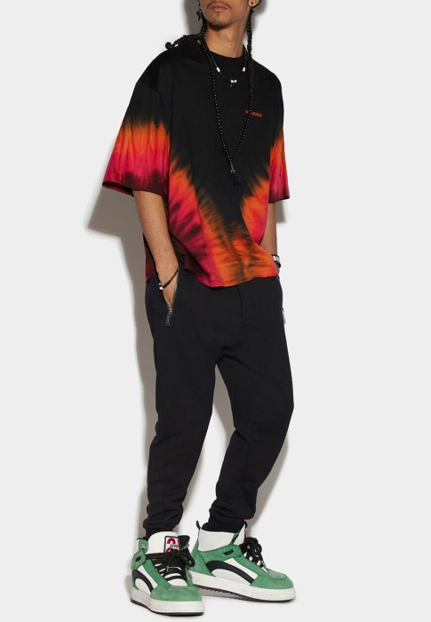 Товар черного цвета с внутренней стороны