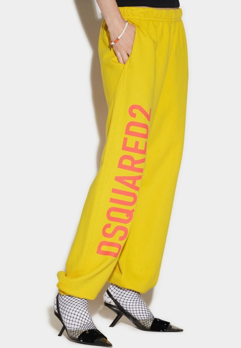 Товар желтого цвета с внутренней стороны