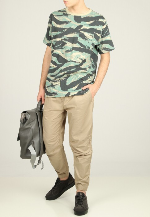 спортивные брюки  по цене 22330 руб вид справа