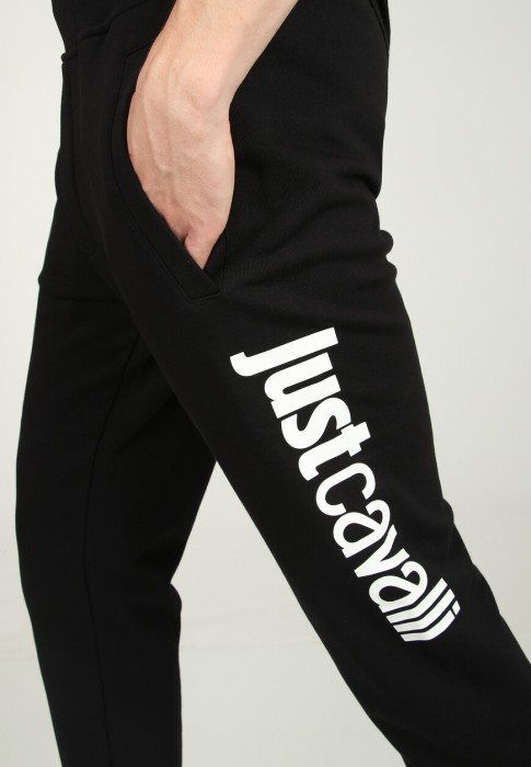 Товар черного цвета с внутренней стороны