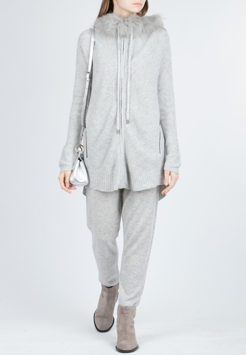 спортивные брюки  по цене 25130 руб вид справа