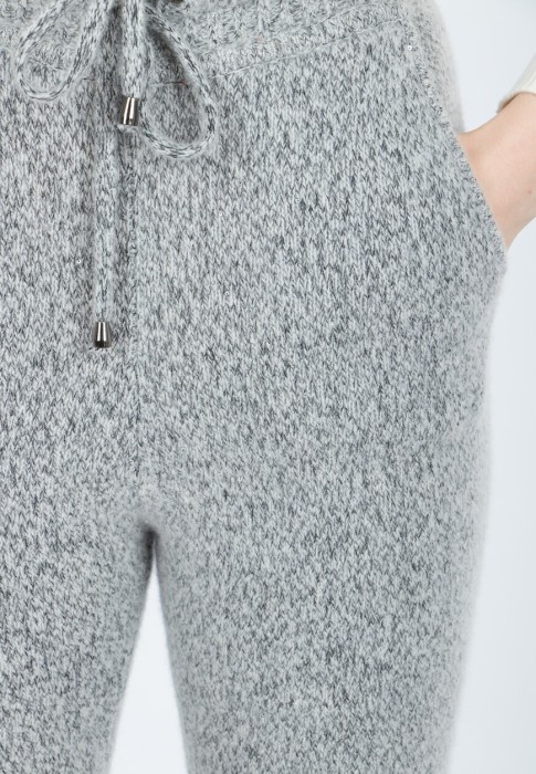 спортивные брюки  из проверенных материалов спереди