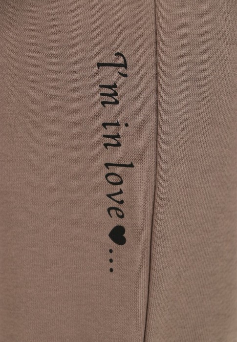 спортивные брюки  из проверенных материалов спереди